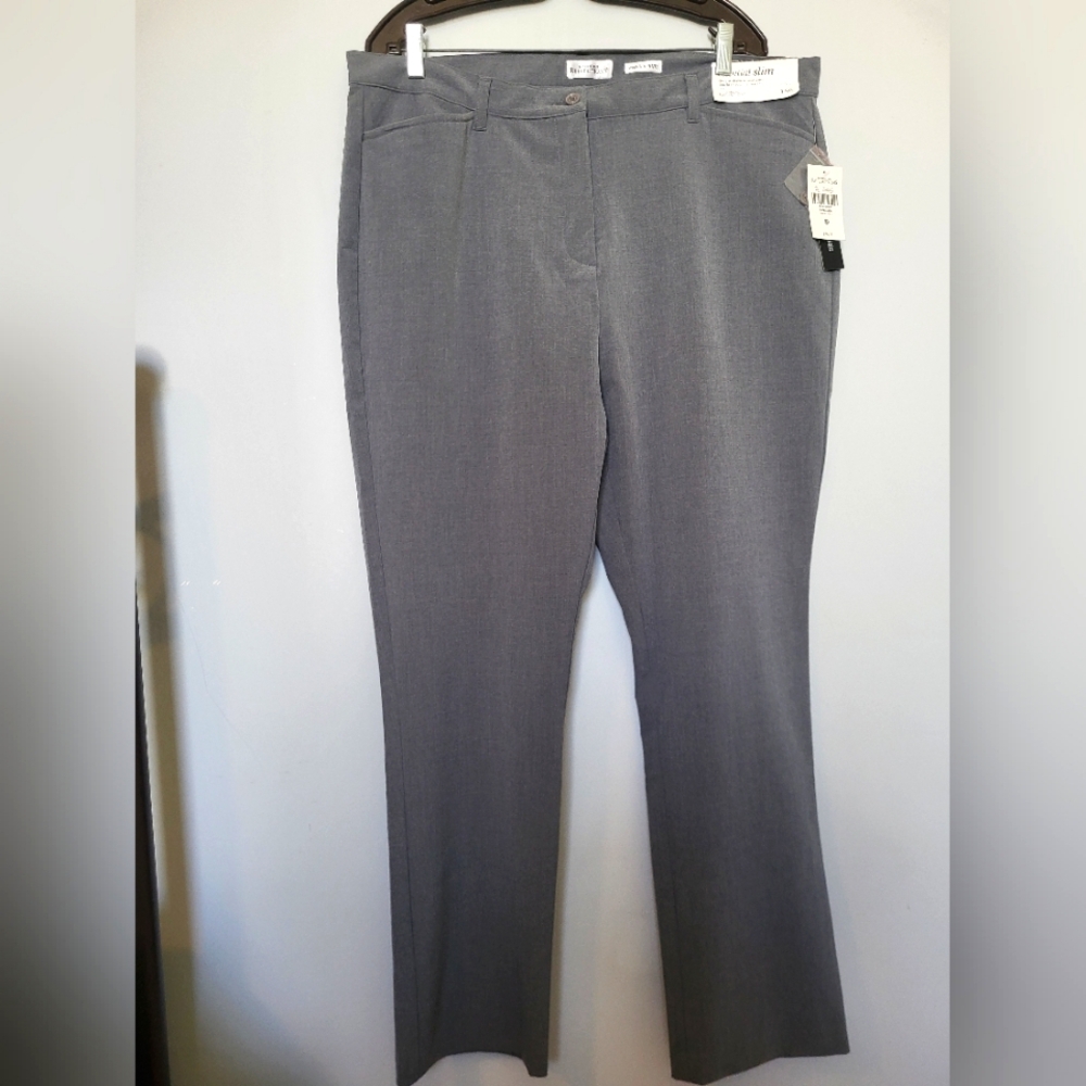 Northern Reflections essential slim BNWT ankle pants size 16